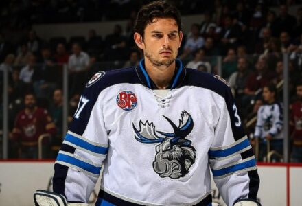 Connor Hellebuyck - Connor Hellebuyck Manitoba (cropped) - Digital concept art for illustrative purpose, tags: vezina - Monok