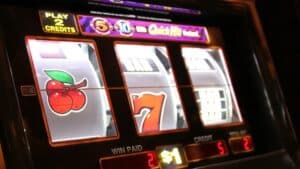 q w 4 1 0, tags: slots - unsplash